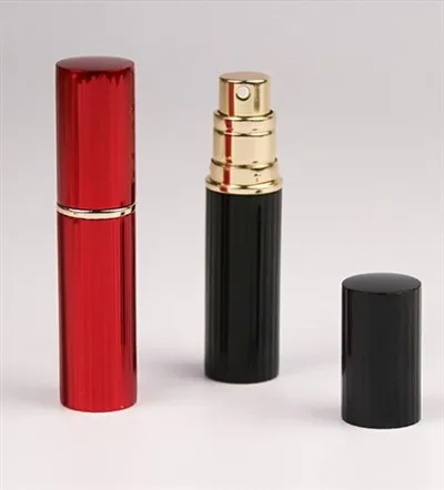 Existe-t-il des flacons de parfum de voyage munis d'un clip pour une fixation...